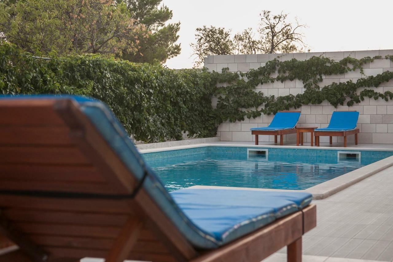 Villa Amorena - Adults Only Bol Exterior photo